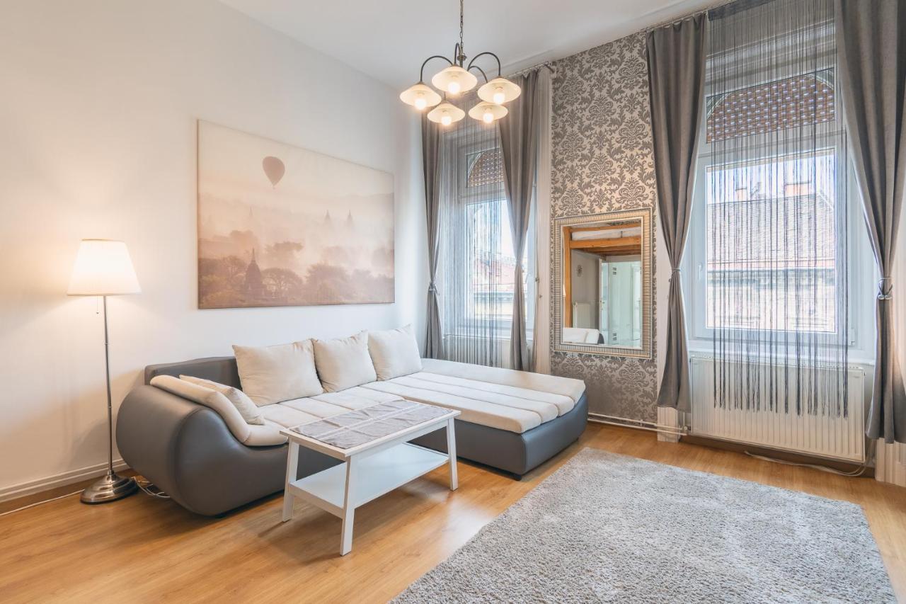 Bright Nest Liszt Academy Apartment Budapest Luaran gambar
